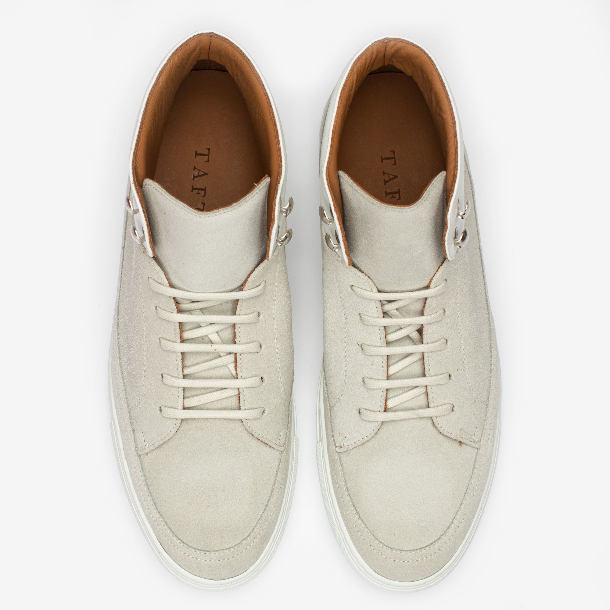 Konsulat Sult min The Fifth Ave Hightop Suede Sneaker in Cream | TAFT