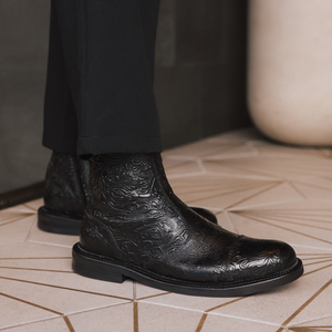 The Lewis Boot in Noir Viejo